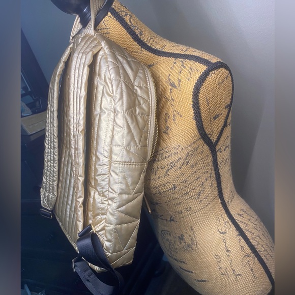 ♥️💖 NWT Michael Kors Winnie Pale Gold Metallic Nylon Large Backpack Bag $448 - Picture 11 of 15